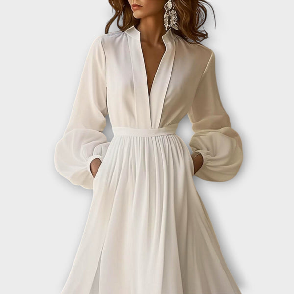Laura - Klassieke Witte V-Hals Maxi Jurk met Vintage Flair