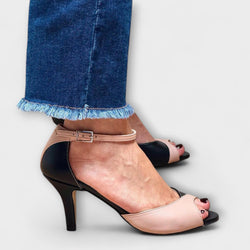 Noirella – Twee-Tone Elegantie in Roze