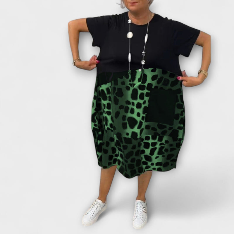 Allison - Chic Luipaardprint Midi Jurk met Korte Mouwen