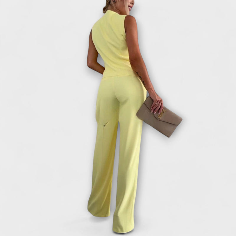 Wilhelmina - Chic Mouwloze Top en Broek Ensemble