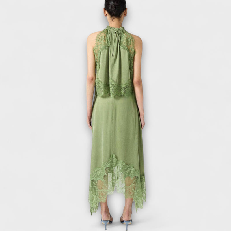 Kaia - Satijnen Blouse met Kantafwerking en Plissé Halslijn Set
