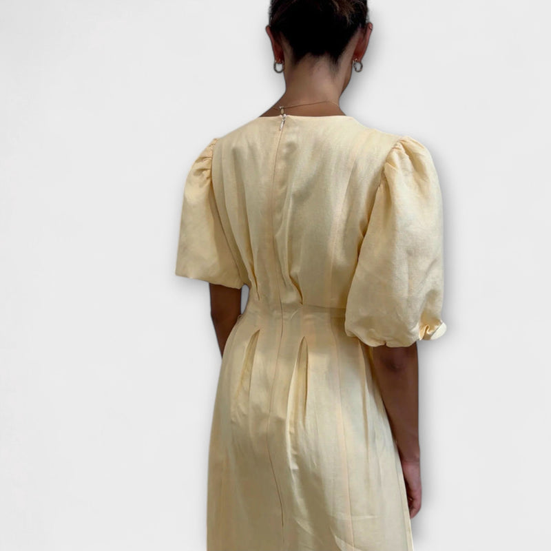 Josephine - Botergele Maxi-jurk met Luchtig Ontwerp