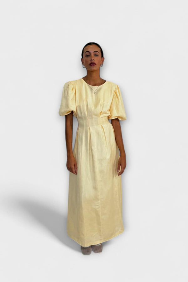 Josephine - Botergele Maxi-jurk met Luchtig Ontwerp