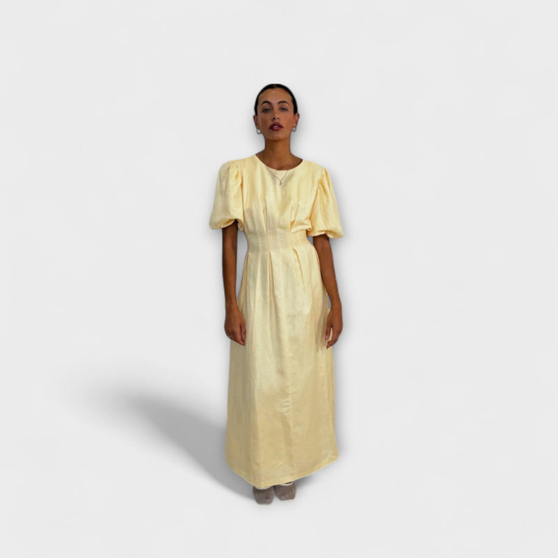 Josephine - Botergele Maxi-jurk met Luchtig Ontwerp