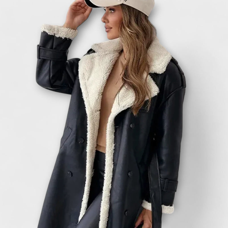 Maria – Lange Classic Jacket met Fleece Voering en Teddy Kraag