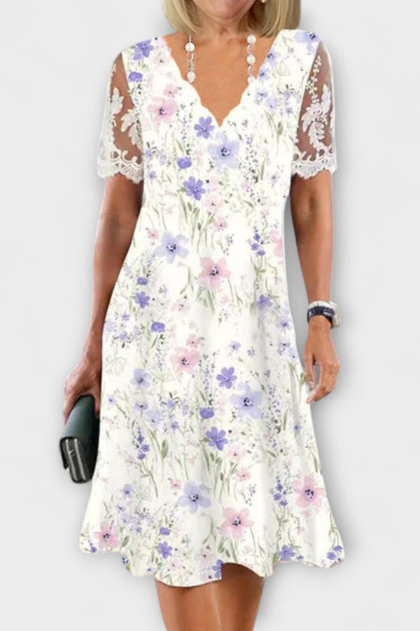 Harlyn - Charmante Midi-jurk met Bloemenkant en Patchworkontwerp