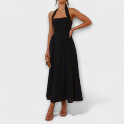 Lydia - Mid-Length Zwarte Halterjurk met Taille Detail